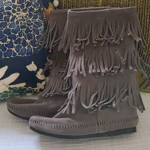 Minnetonka Hallow Womens Leather Fashion Mid-Calf